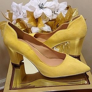Kelly & Katie Pumps, size 9m, heel 3in, color yellow.